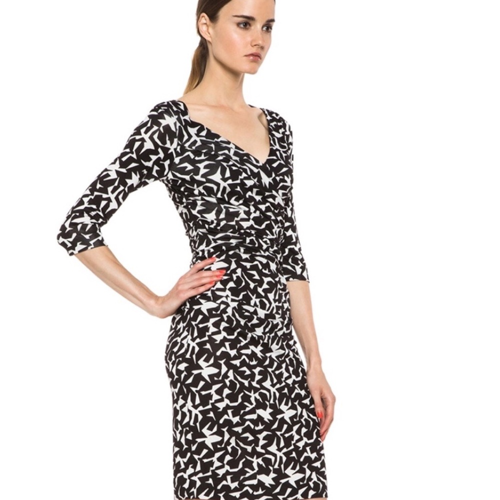 EUC Diane Von Furstenberg - Bentley silk dress. Size 6